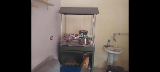 ثلاجات عرض كبيره و صغيره عدد 2 وعده محل قهوه و عربابه بيع ذره